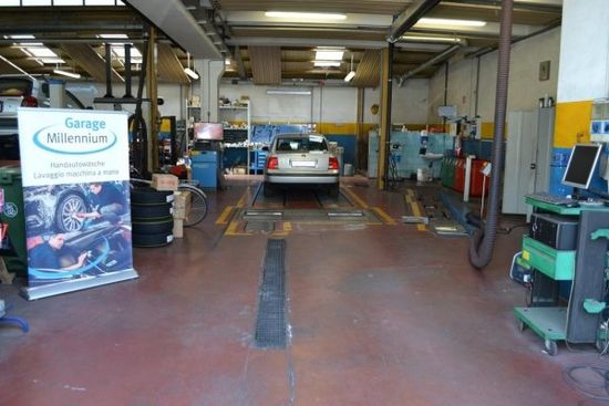 auto in revisione