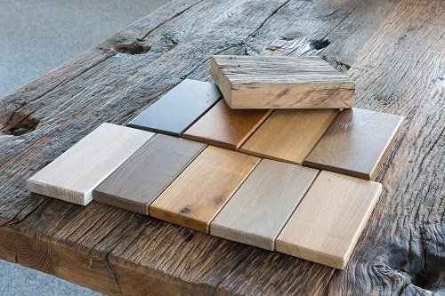 Campioni di diversi tipi di legno