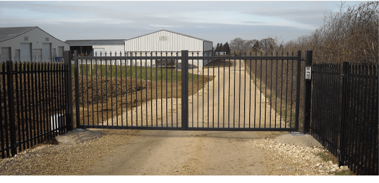 Commercial Fencing Brackley