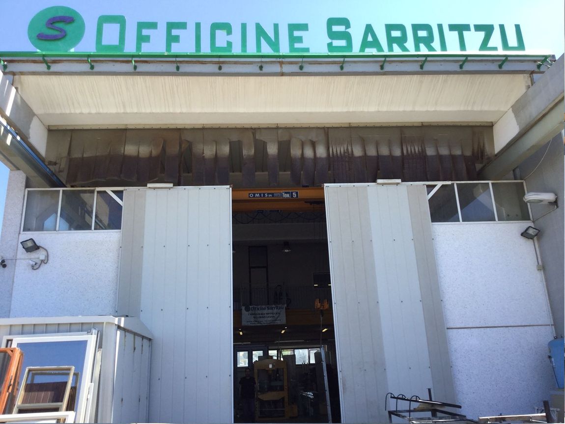 porta di ingresso delle officine