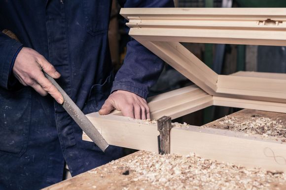 rifinitura infissi in legno