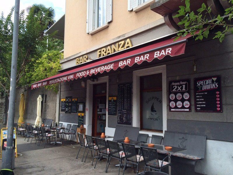 esterno del bar