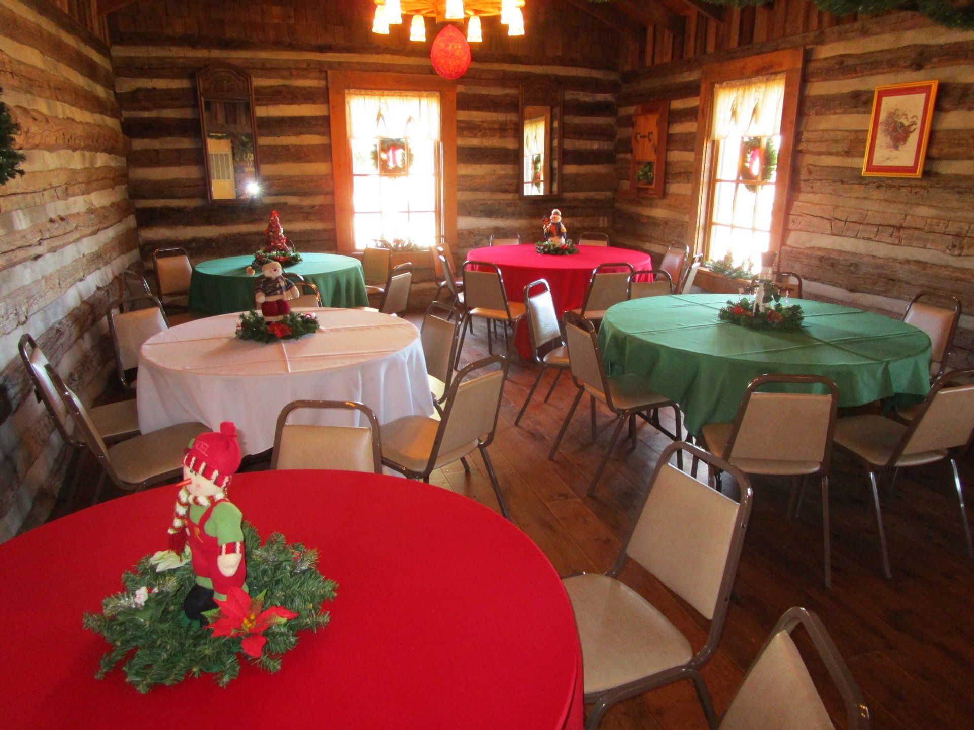 table setting Christmas