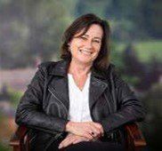 Dr Lucy Johnstone Photo