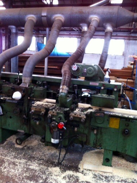 Timber cutting machine