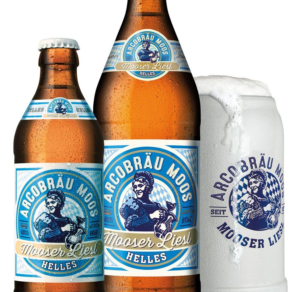 Arcobräu, 2 Flaschen davon eine 330 ml und eine 500 ml Euroflasche und ein Masskrug