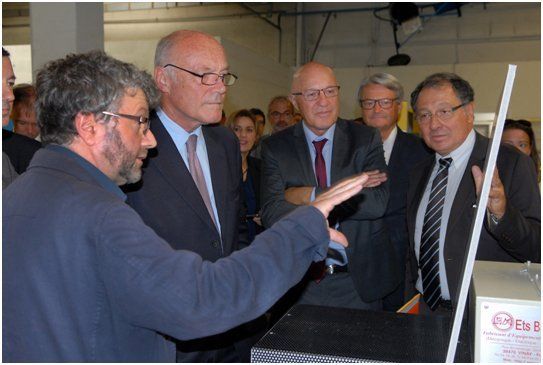 Alain Rousset en visite d'un établissement du CFA Ducretet