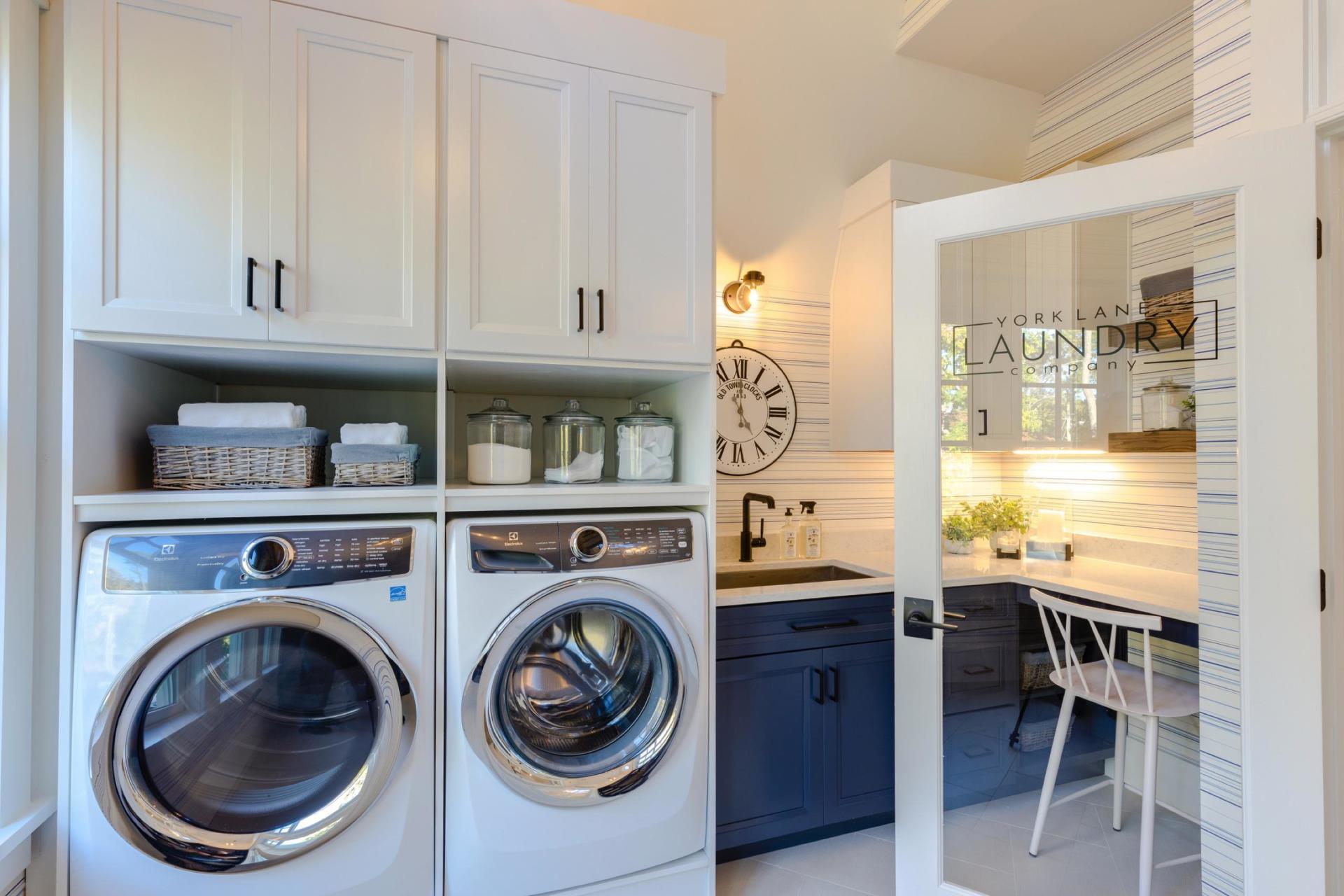 Elegant laundry room  | Living Spaces Gallery | Stephen Alexander Homes | Chesapeake, VA