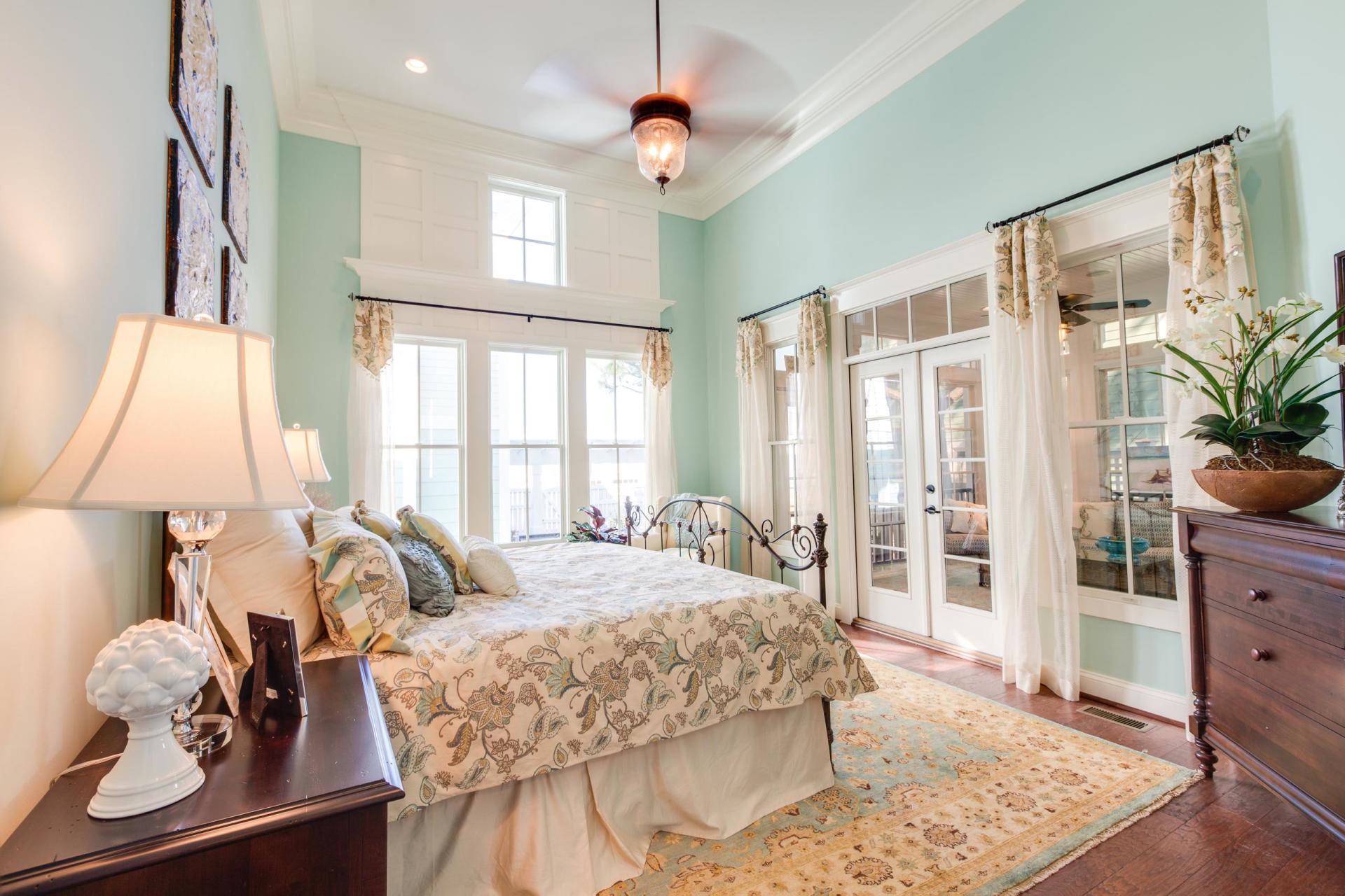 Elegant bed room area  | Living Spaces Gallery | Stephen Alexander Homes | Chesapeake, VA