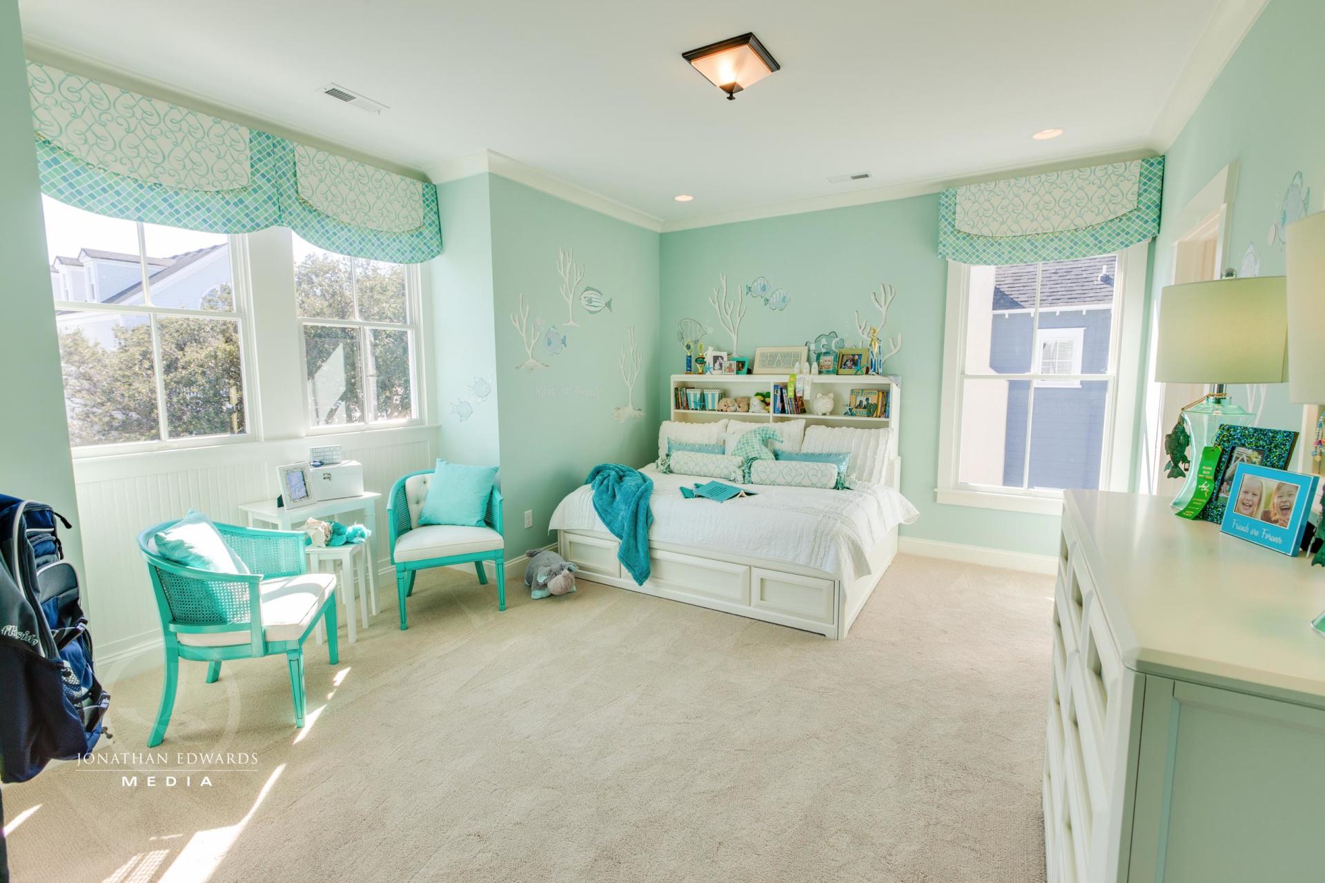 Elegant bed room area  | Living Spaces Gallery | Stephen Alexander Homes | Chesapeake, VA