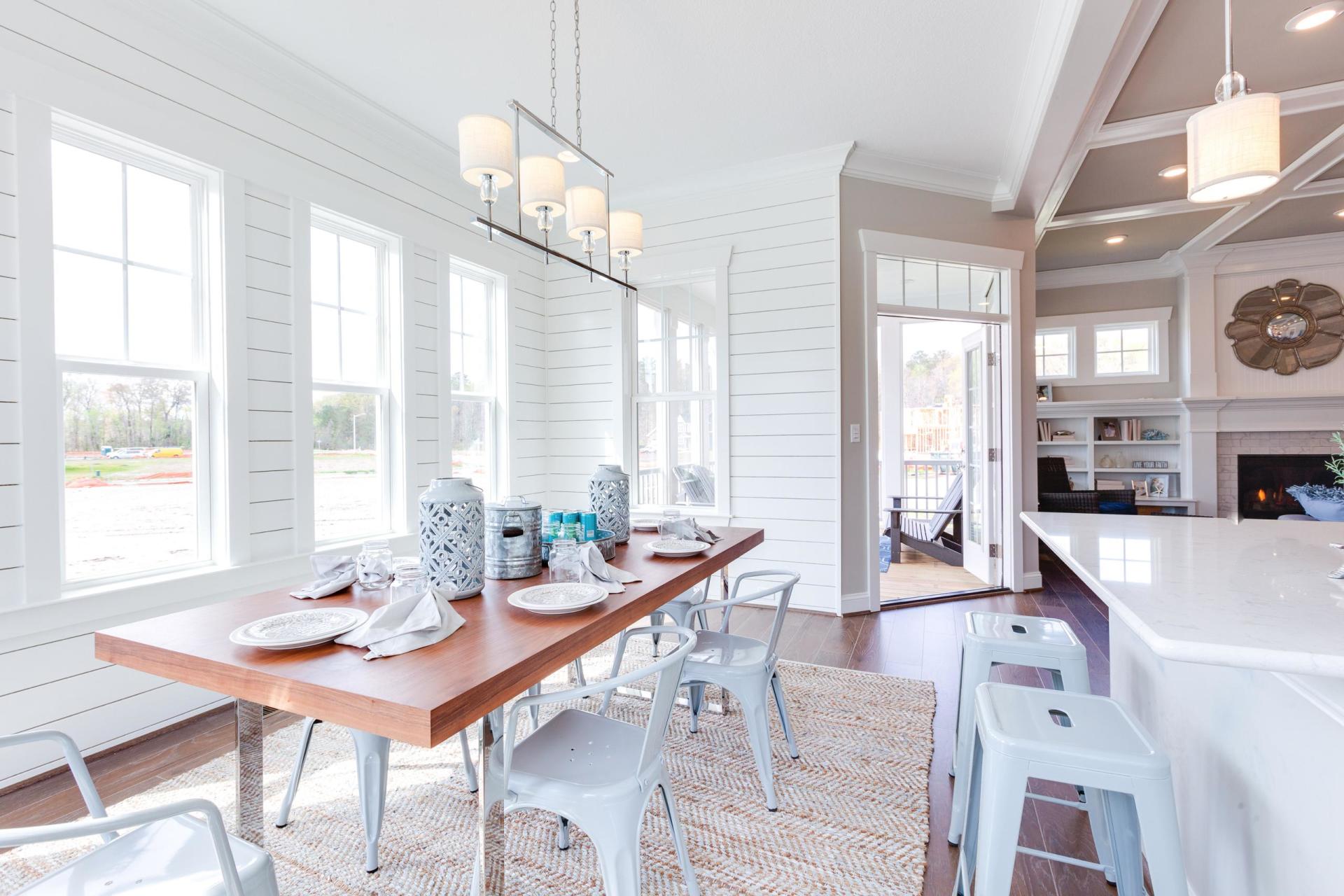 Elegant dining area with bench seating  | Living Spaces Gallery | Stephen Alexander Homes | Chesapeake, VA