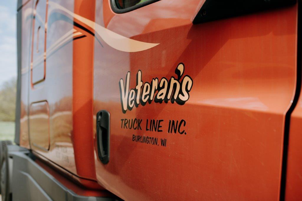 Heavy Equipment Used in Construction — Burlington, WI — Veteran's Truck Line, Inc. Heavy Equipment Used in Construction — Burlington, WI — Veteran's Truck Line, Inc.