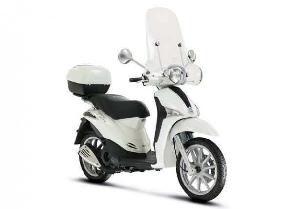 Piaggio Liberty 125 - noleggio autovetture Ischia