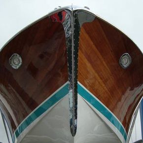 Boat varnishing at Sounds Marine in Waikawa Marina