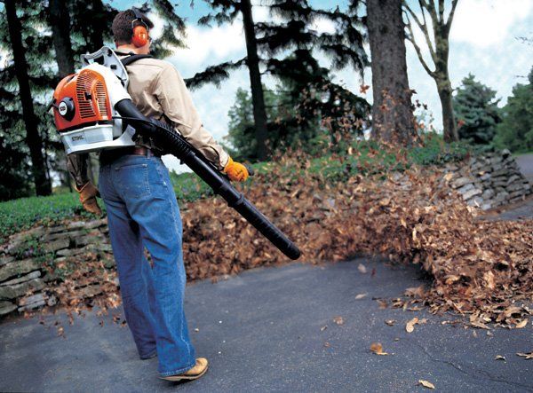 leaf blower