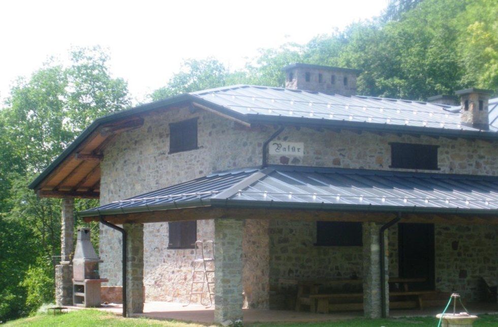 Villa con canali di grondaia