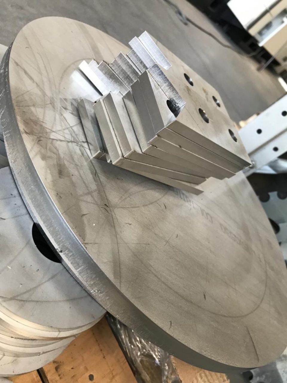 taglio laser di componenti metallici