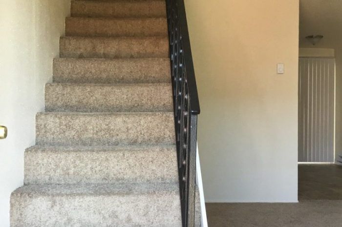 #1 AV TH UP STAIRS