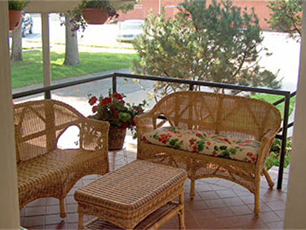 Callaway Smith Cobb's Lounge Area