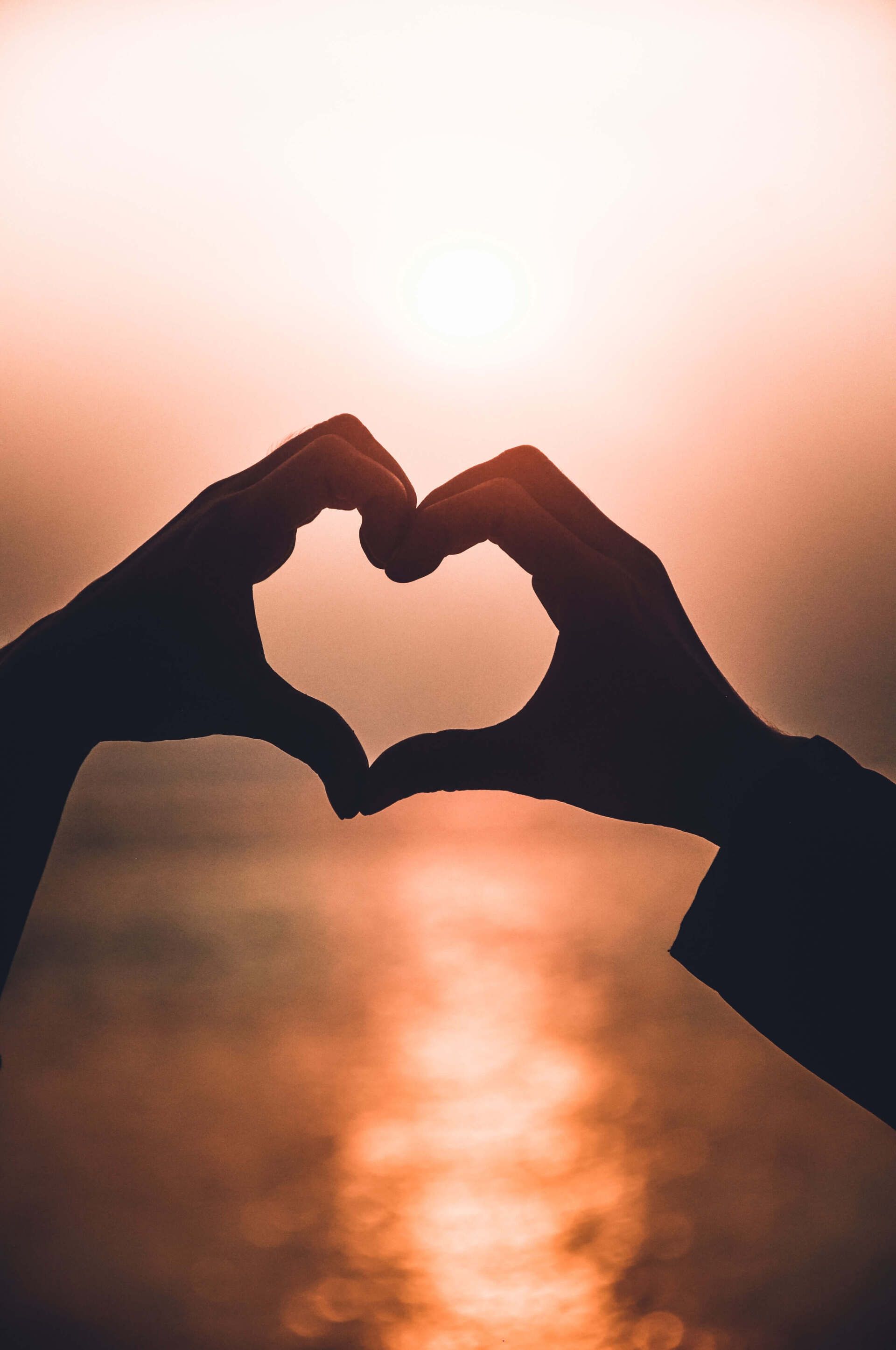 Funeral home in Marlow - Hands making a heart