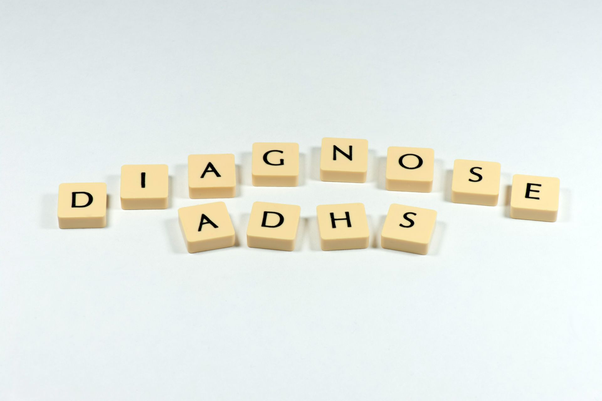 Das Wort Diagnose steht auf Scrabblesteinen