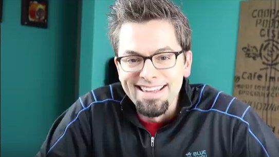 Gabe-Gibitz-Blue-Guru-Smiling-Talking-SEO