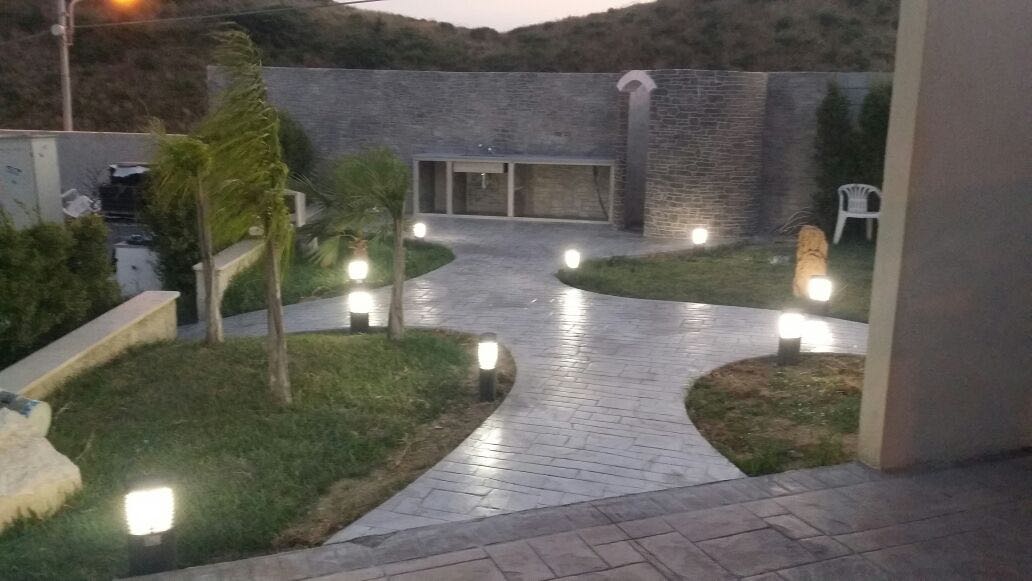 vialetto privato con pavimentazione in pietra