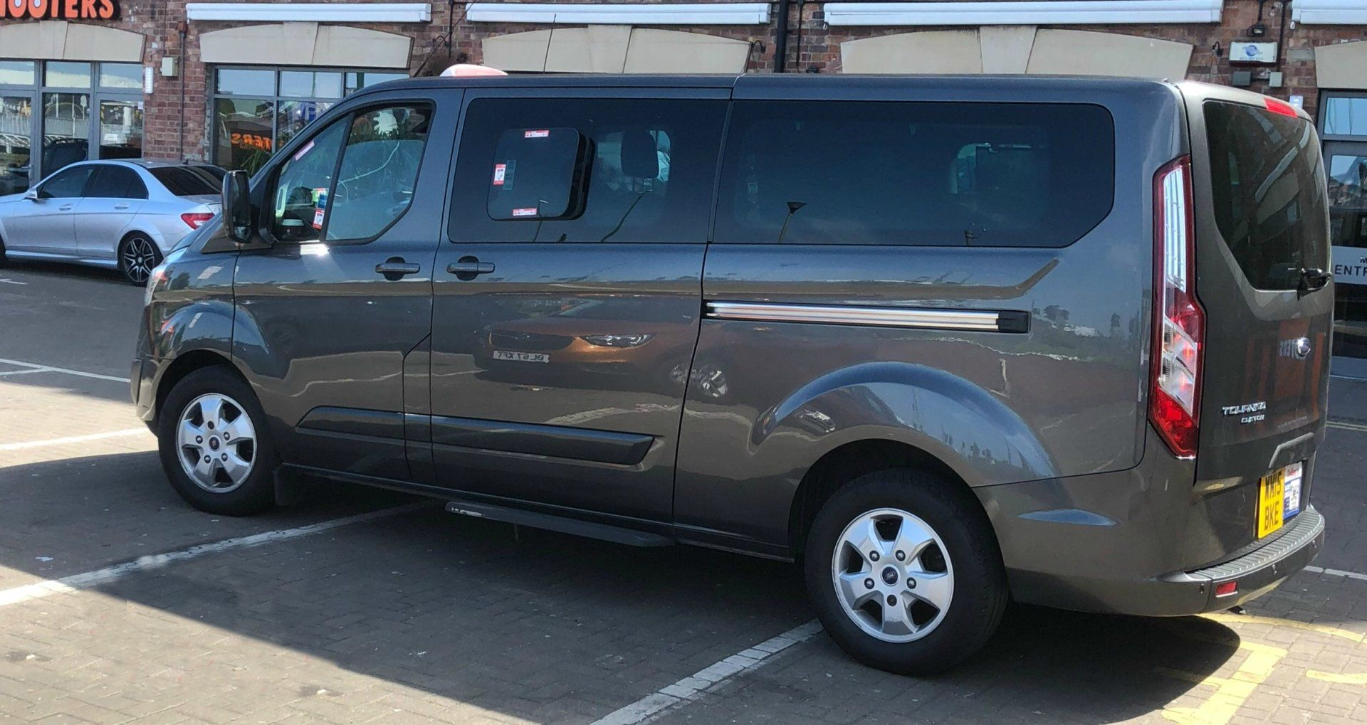 black minibus