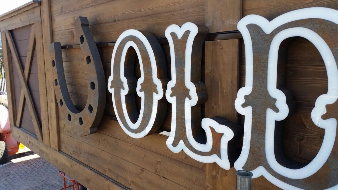 insegna led old wild west dettaglio 2