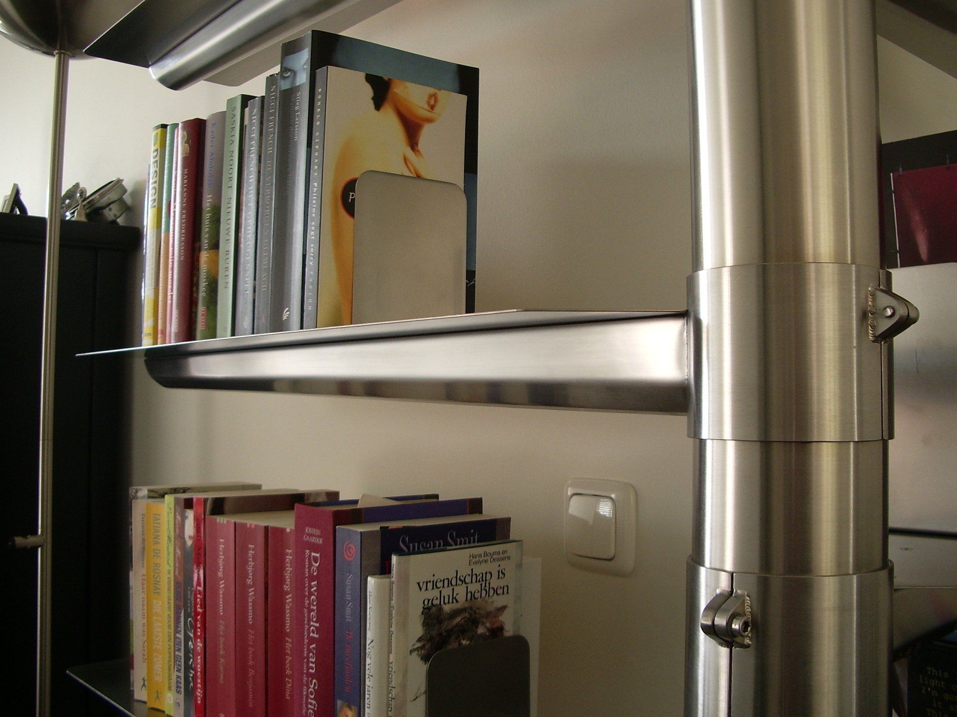 thespindle boekenkast rvs