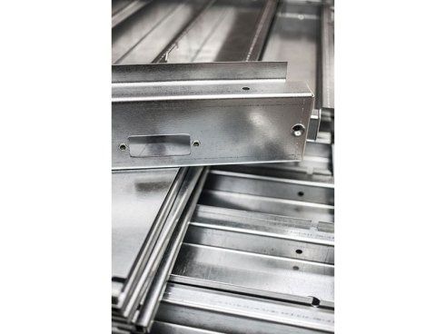 barre metalliche sottoposte a punzonatura a Milano