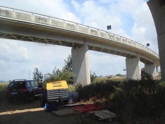 Verniciatura travi di appoggio di uno svincolo autostradale