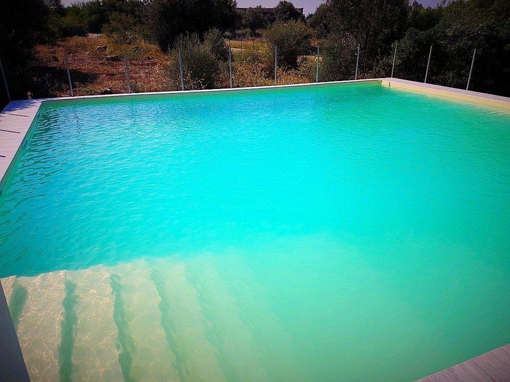 piscina con fondo alto