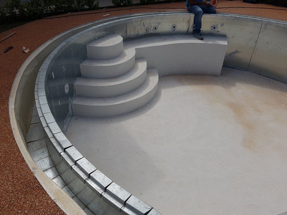 costruzione scalini per piscina