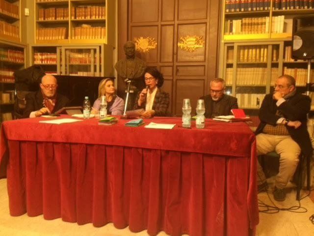 tavolo conferenza di psicologia