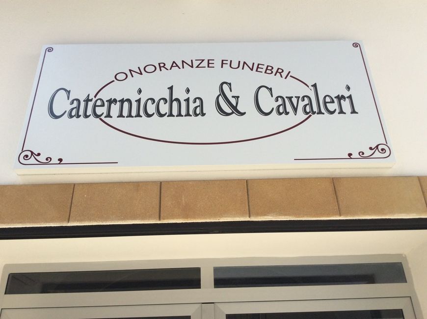 L'agenzia funebre 2