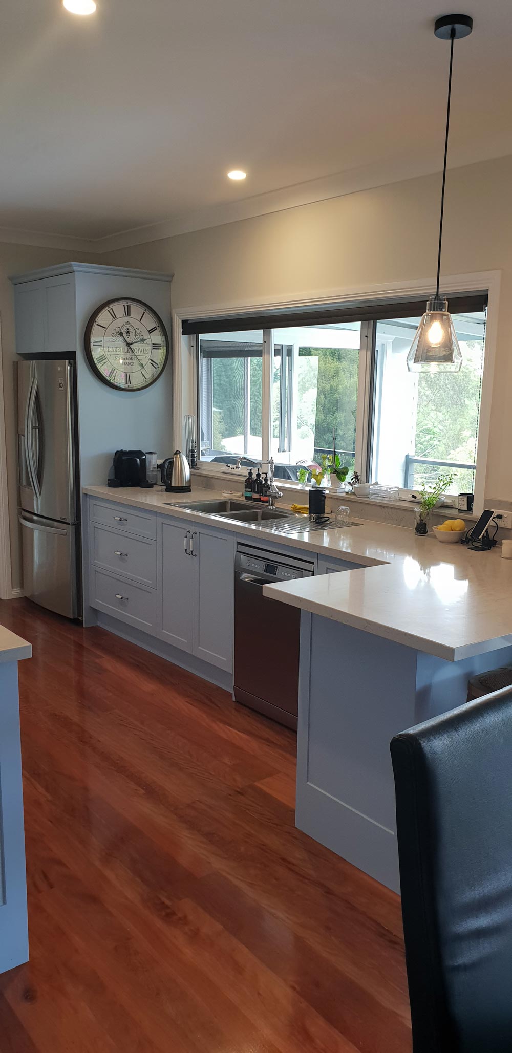 Modern Kitchen With Luxury Cabinet Side View — Bespoke Kitchens in Balaclava NSW