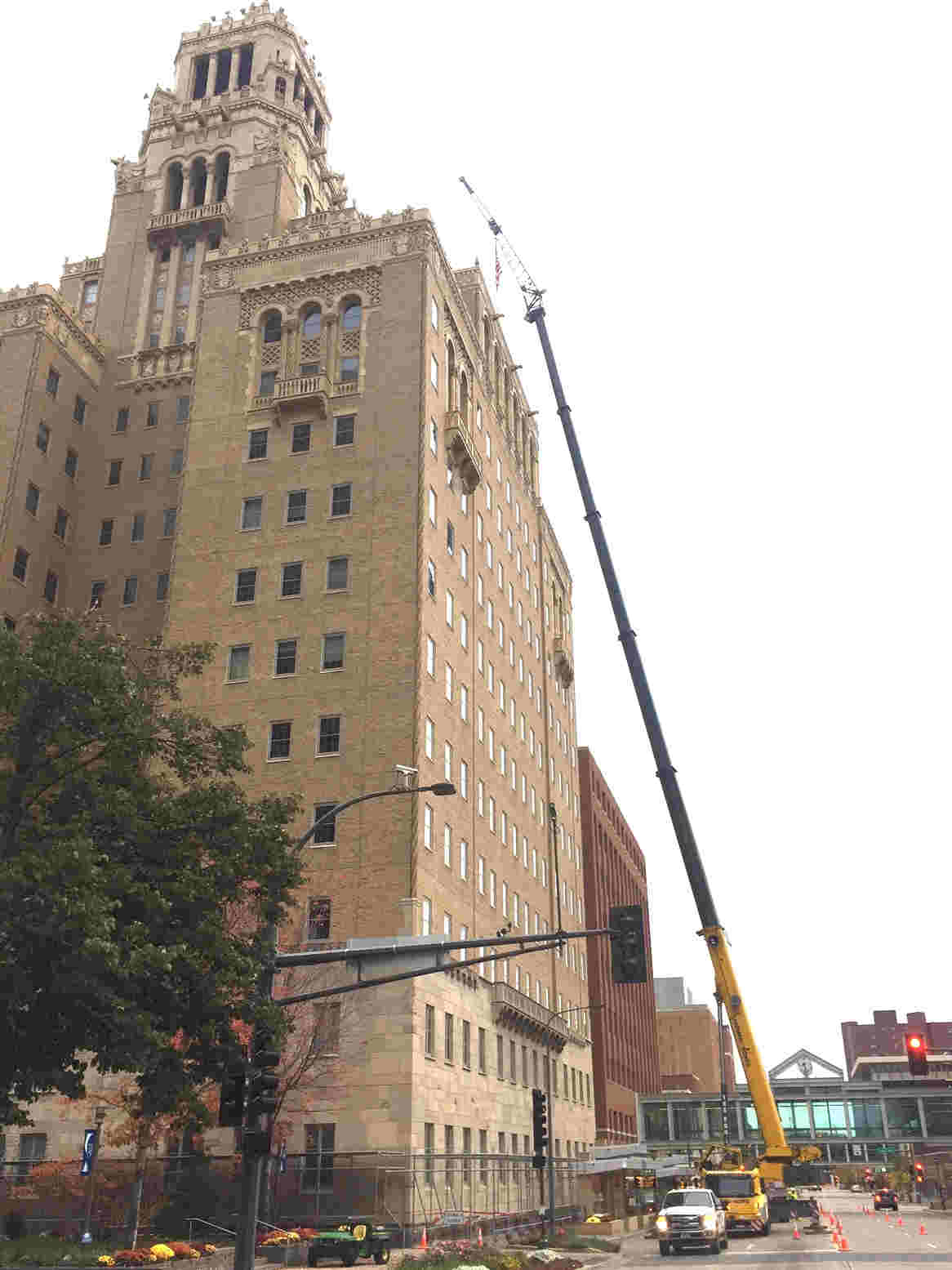 Crane lifting - Commercial and Industrial Construction Crane Service