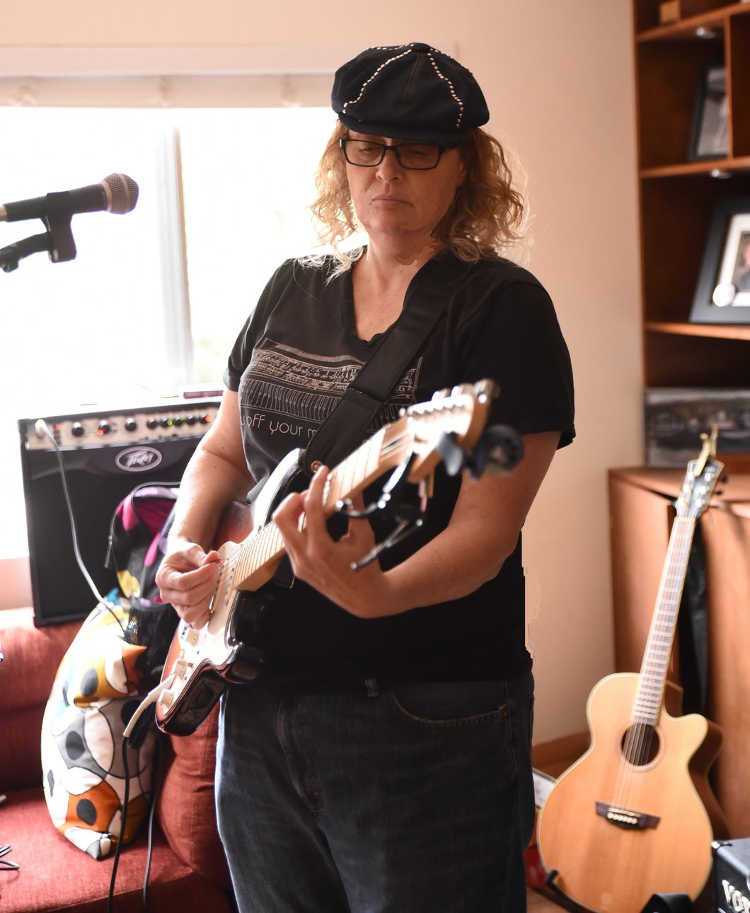 Melanie Peters - Rythm Guitars