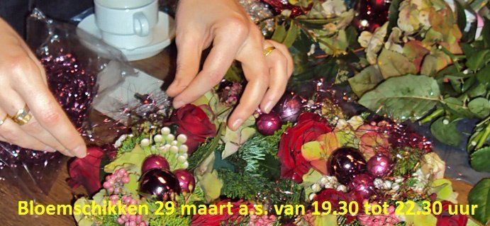 Hands arranging flowers.  Text: Bloemschikken 29 maart a.s., van 19.30 tot 22.30 uur.