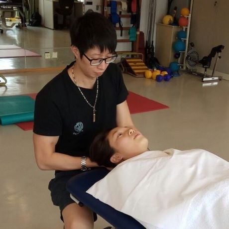 Steve is doing sport massage for elite swimmer. Steve is doing sport massage for elite swimmer.