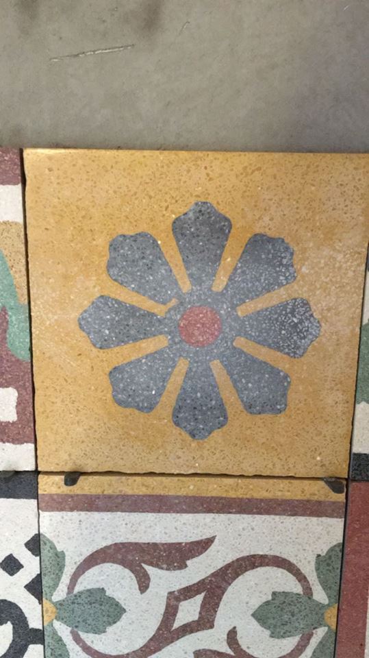 delle piastrelle di vari colori
