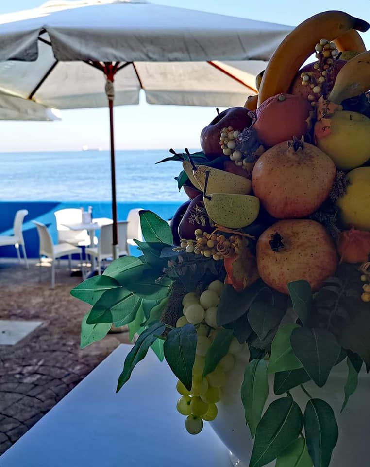 tavolini bar sul lungomare