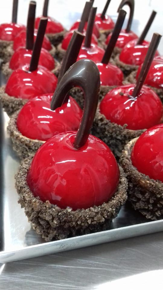 dolci ciliegia e cioccolato