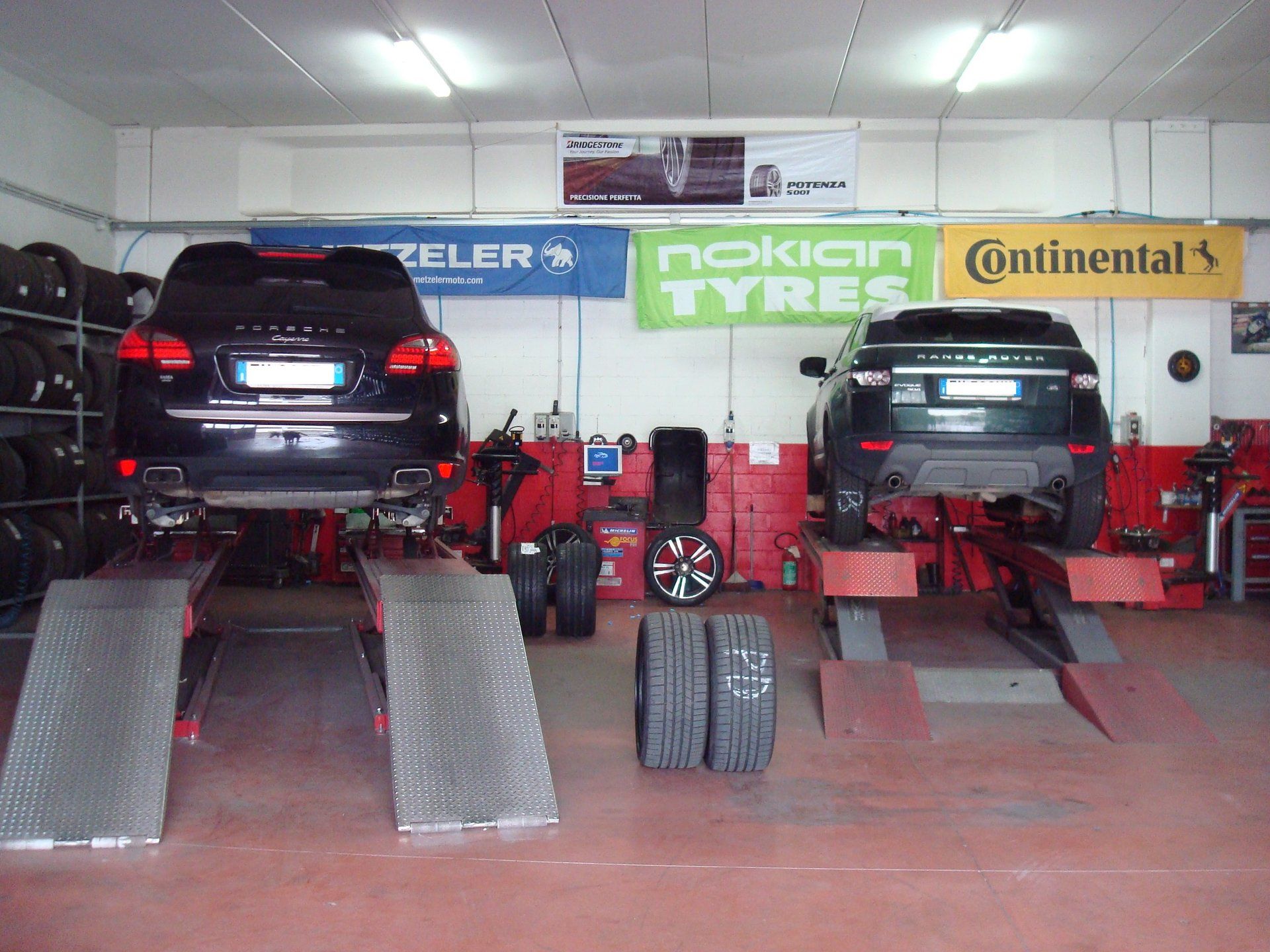 auto preparete per riparazioni