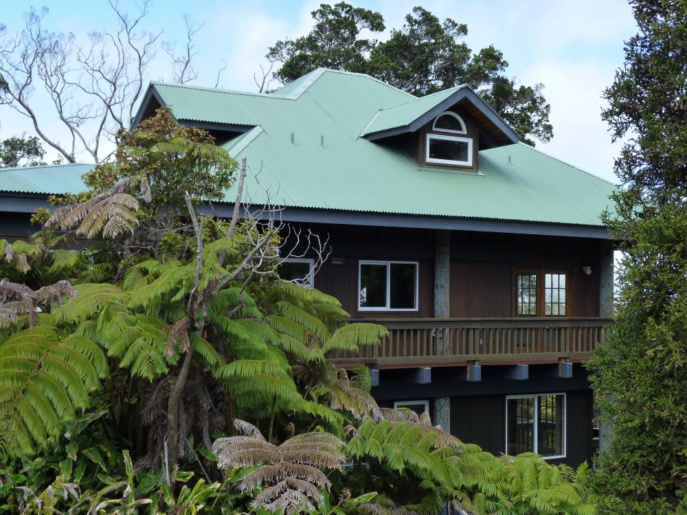 Hawaii house with new roofing