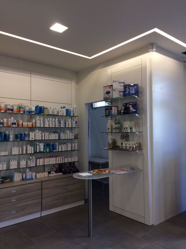 dermocosmetici in esposizione