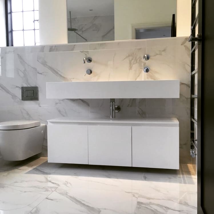 bathroom with sink