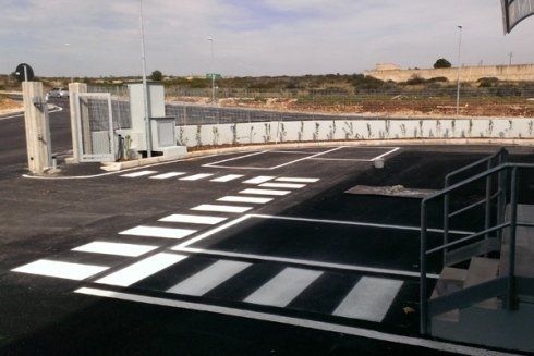 Segnaletica orizzontale per strisce pedonali