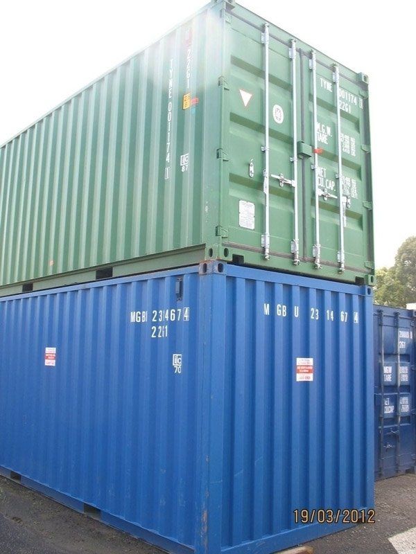 green container on blue container